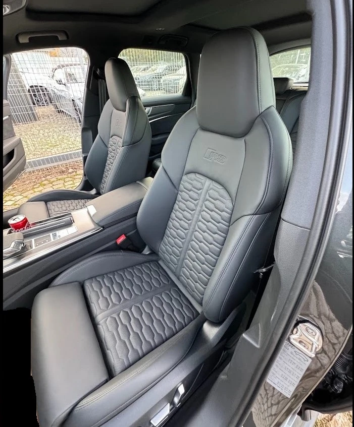 489-rs6-interior-17476640341125.jpg
