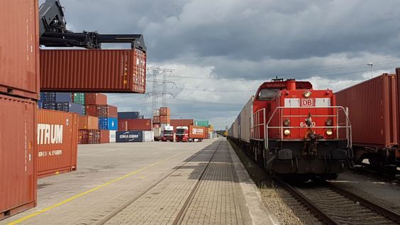 Железопътен транспорт Китай – България