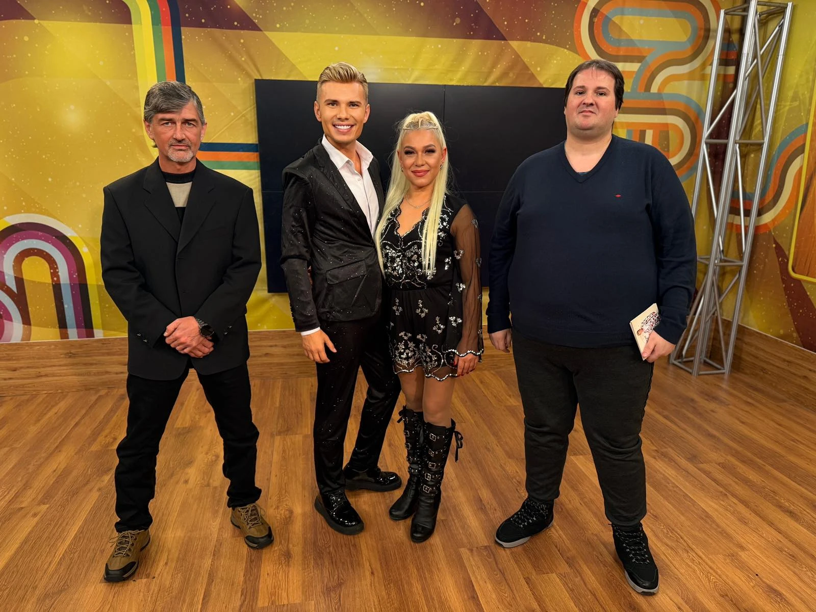 Сензация! Създателите на първия лейбъл за дигитални артисти – Redehaka Studio, гостуват във „Вечните песни на България“. Новото поколение музика е родено!