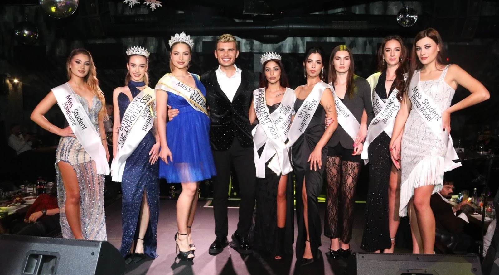 СЕНЗАЦИЯТА НА „ЕРГЕНЪТ“ НАТАЛИ СТОЙЧЕВА ГРАБНА КОРОНАТА НА MIS STUDENTKA 2025 СЪБИТИЕТО СЪБРА НАЙ-ИЗВЕЖДАНОТО ЖУРИ И НАЙ-ГОЛЕМИТЕ ЗВЕЗДИ НА БЪЛГАРИЯ НА ЕДНО МЯСТО