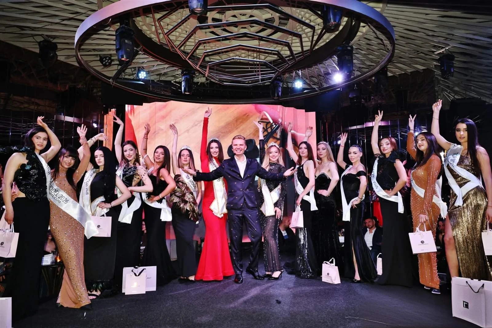 НИКОЛ ДИМИТРОВА Е НОВИЯТ TOP MODEL OF BULGARIA 2026 – ИЗБОРЪТ НА ЕДНА ЗВЕЗДНА ВЕЧЕР