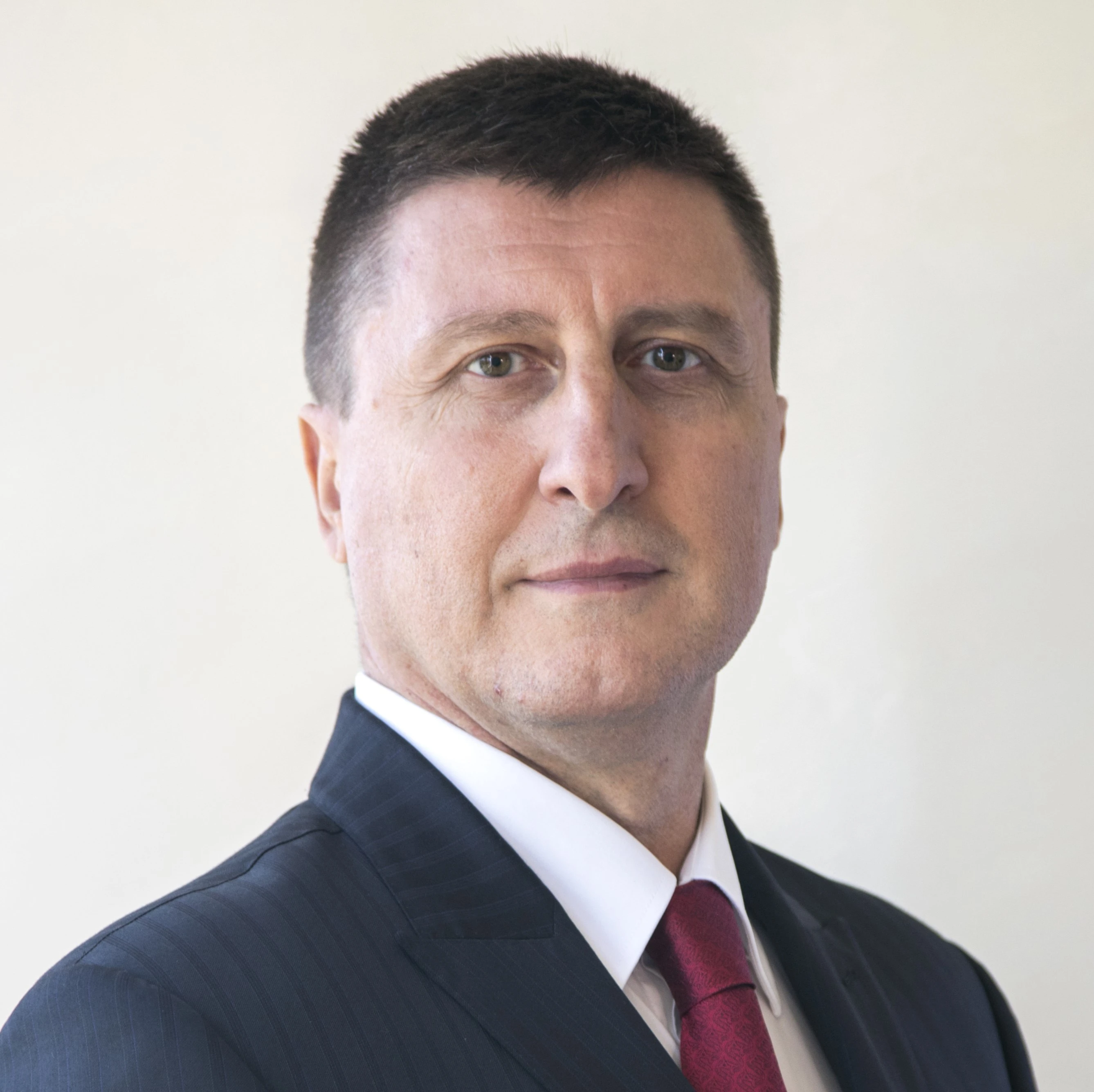 2975-mr-karolev-16904436164878.jpg