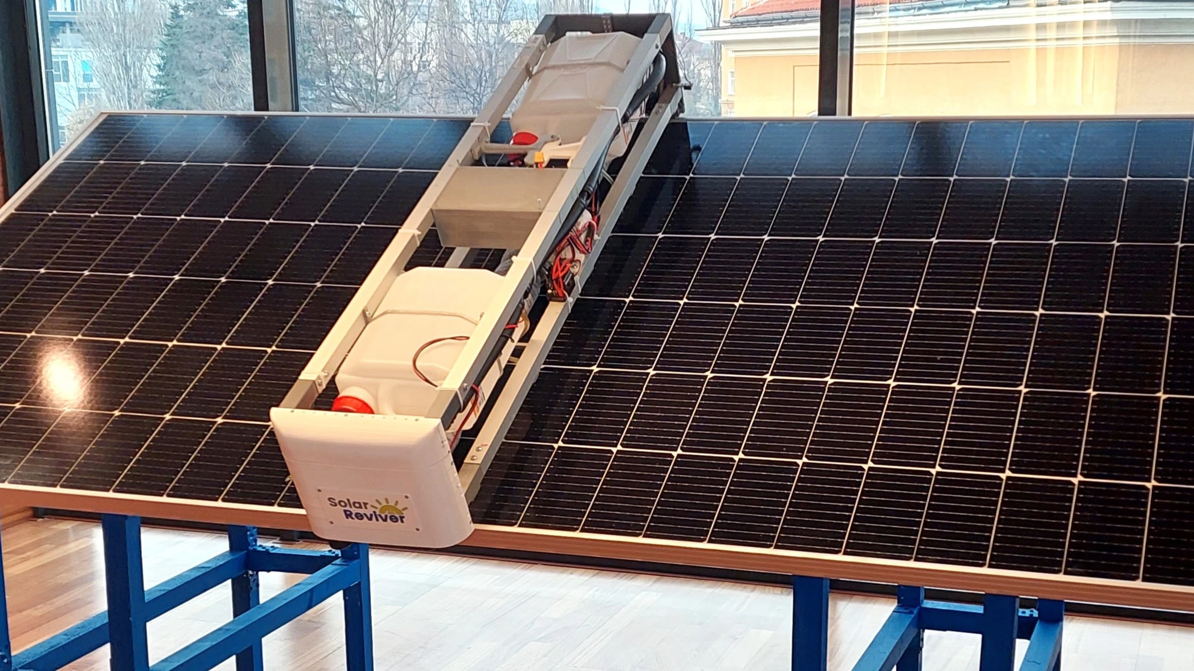 Екипът на Solar Reviver печели наградата Предприемач в науката и 30 000 лв.