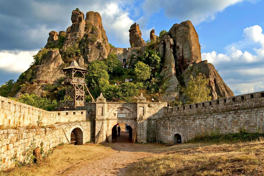 149-belogradchik-rocks-fortress-bulgaria-shutterstock283320218-1024x681.jpg