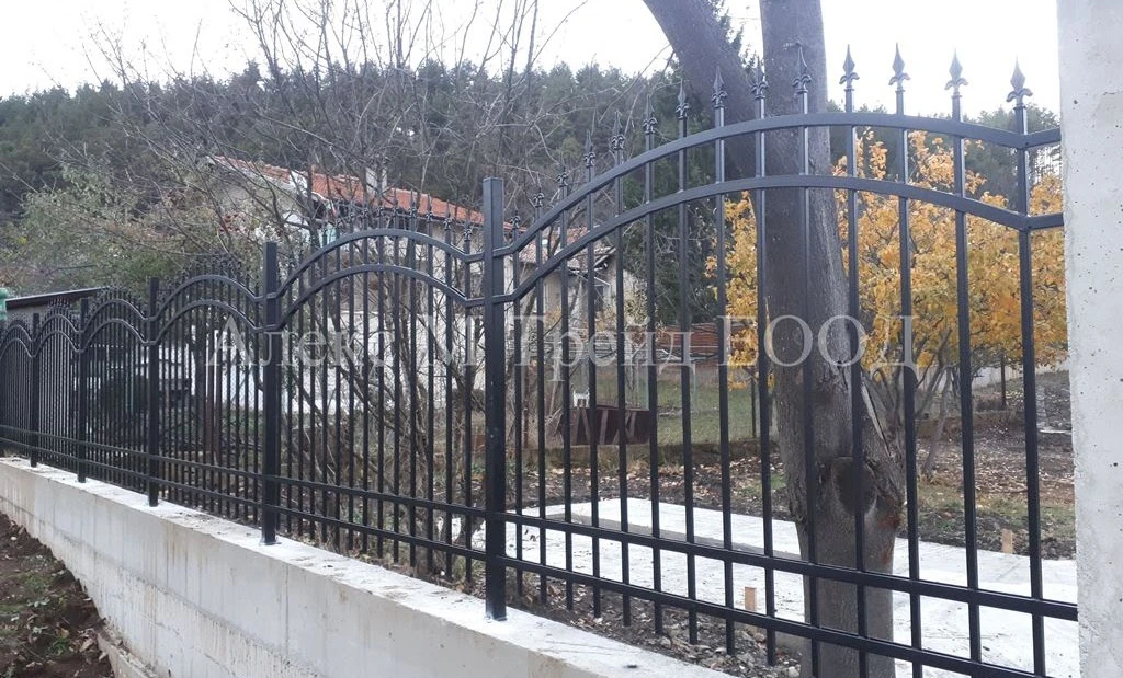 метална ограда 