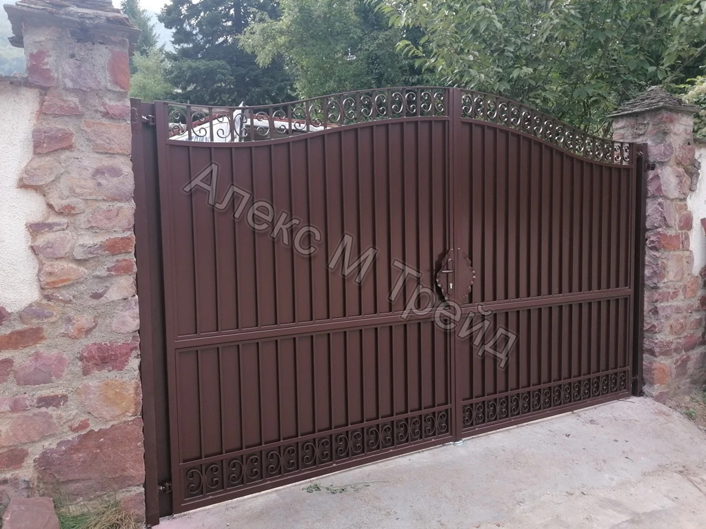 метални дворни врати плътни дворни врати
