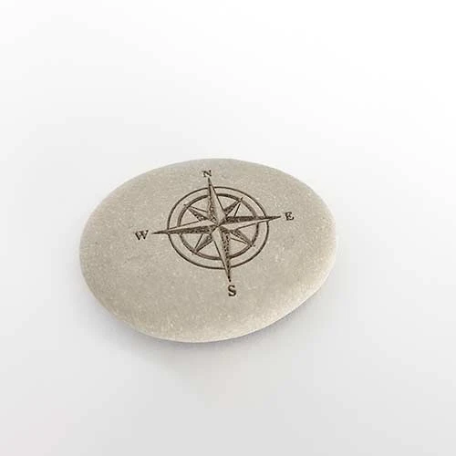 Лазерно гравиране върху върху камък