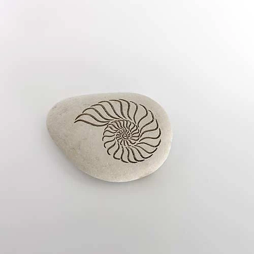 Лазерно гравиране върху върху камък