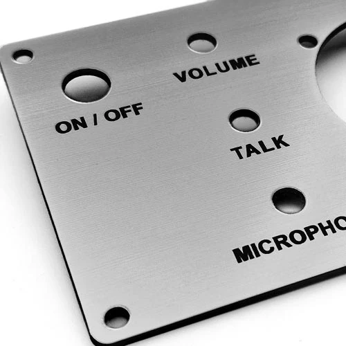 Гравиран лицев панел с технологични отвори за машини и апаратура