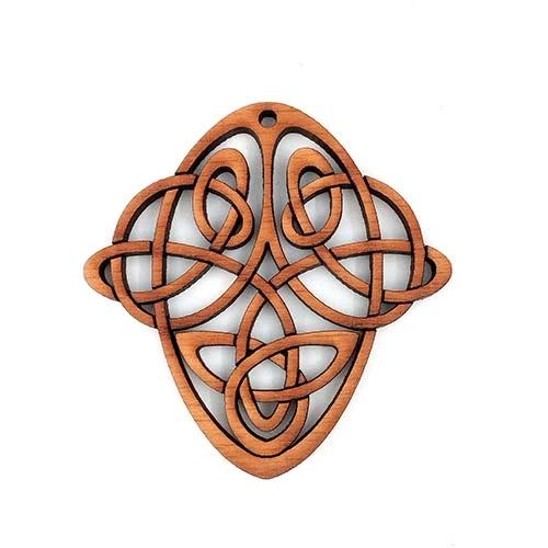 Дървена висулка плетеница