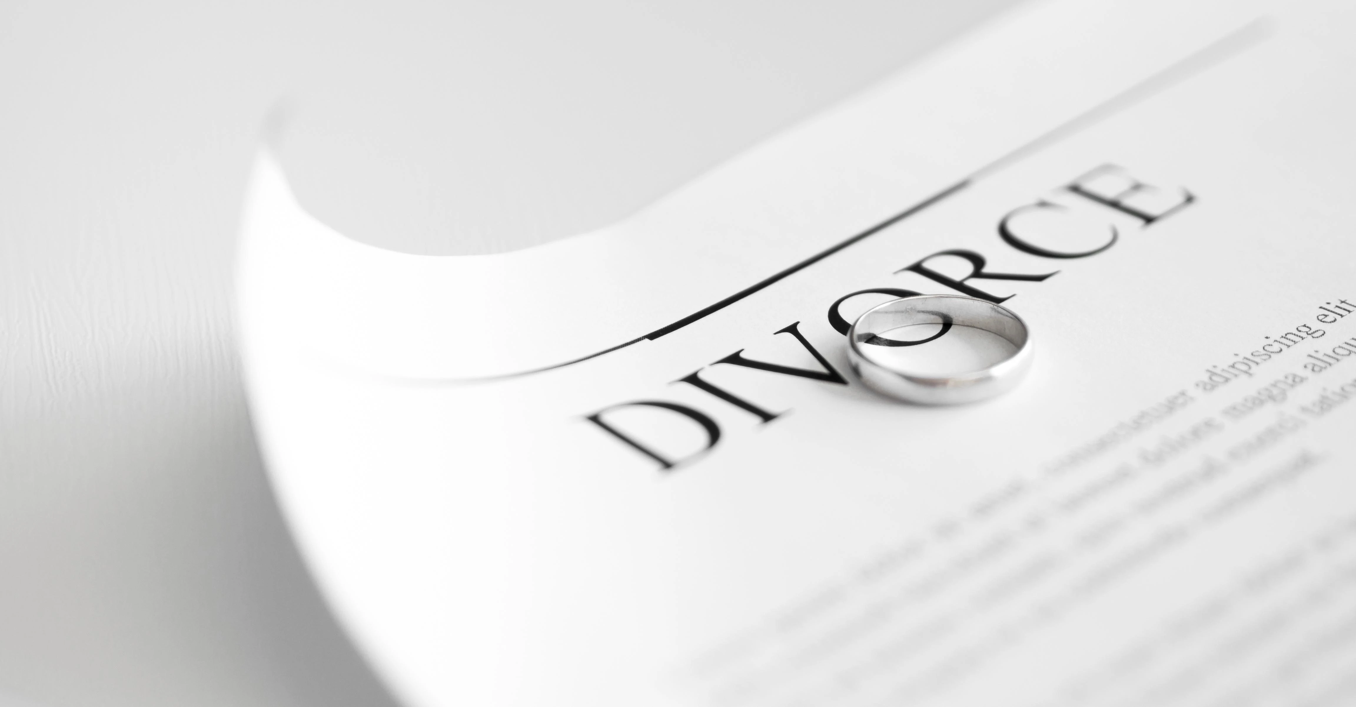 261-divorce-contract-with-rings-16811289850398.jpg