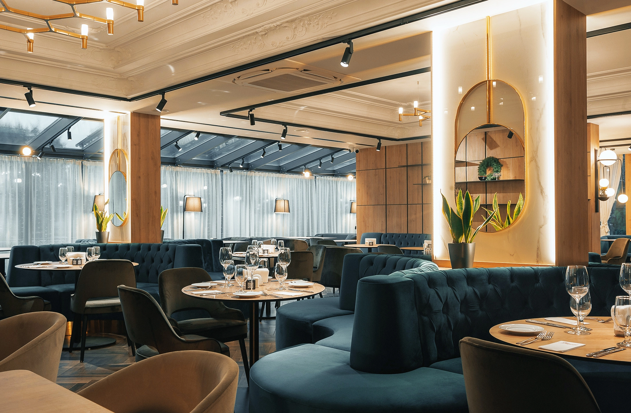 1158-restaurant4-17314148857166.jpg