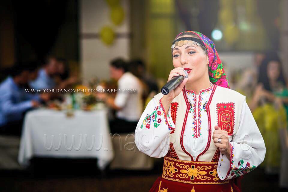 фолклорна програма с народни танци