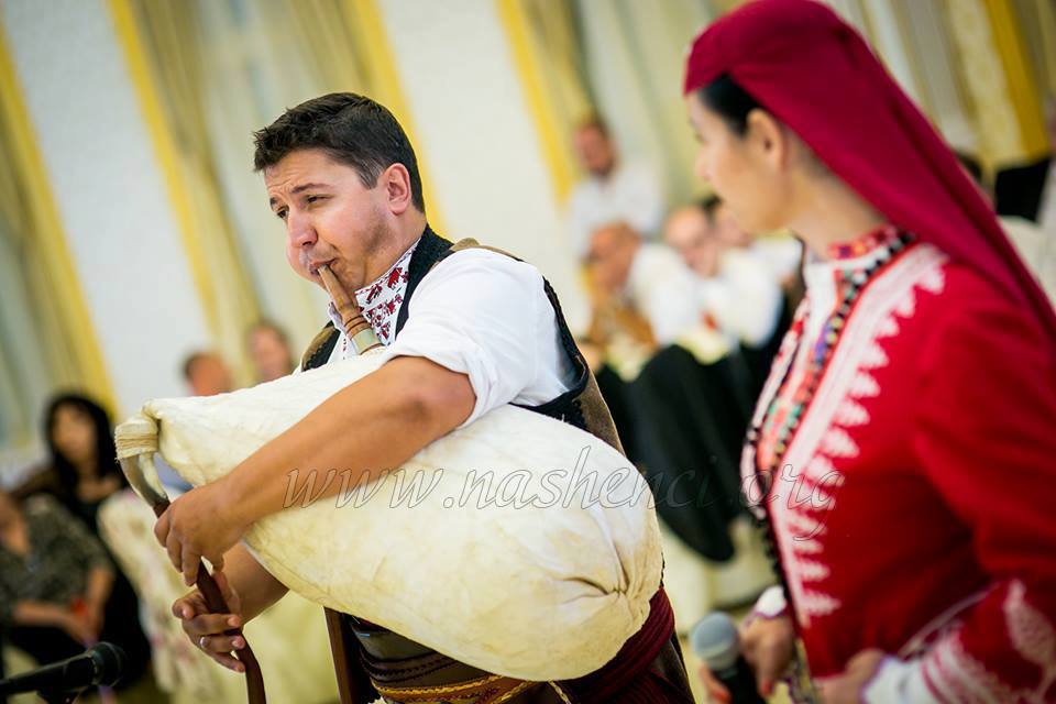 фолклорна програма с гайдари