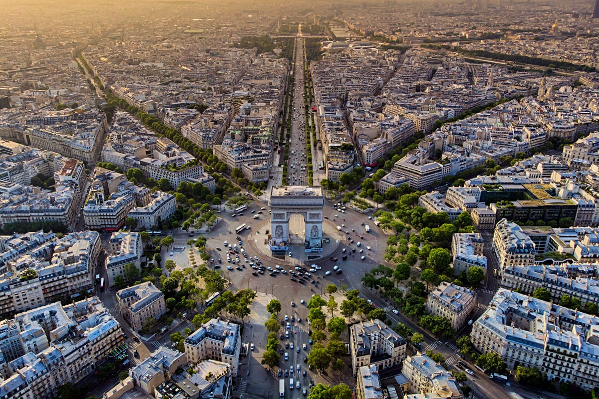 401-arc-de-triomphe---paris-highlights.jpg