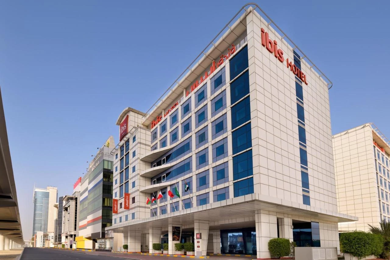 578-ibis-al-barsha-hotel-dubai-exterior-17049819120148.jpg