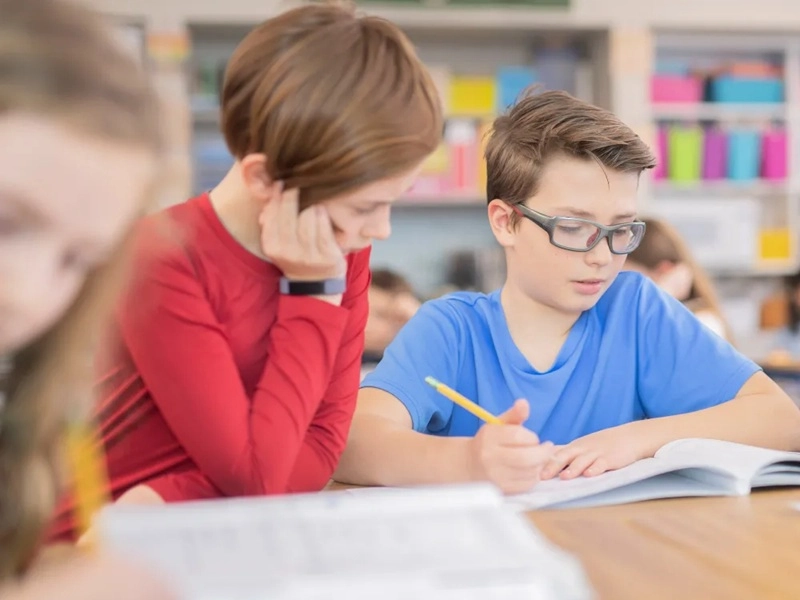 Как мозъкът учи: отвъд механичното повторение