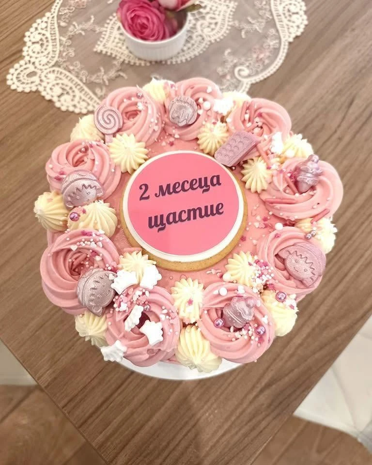 торта за месечинка момиче