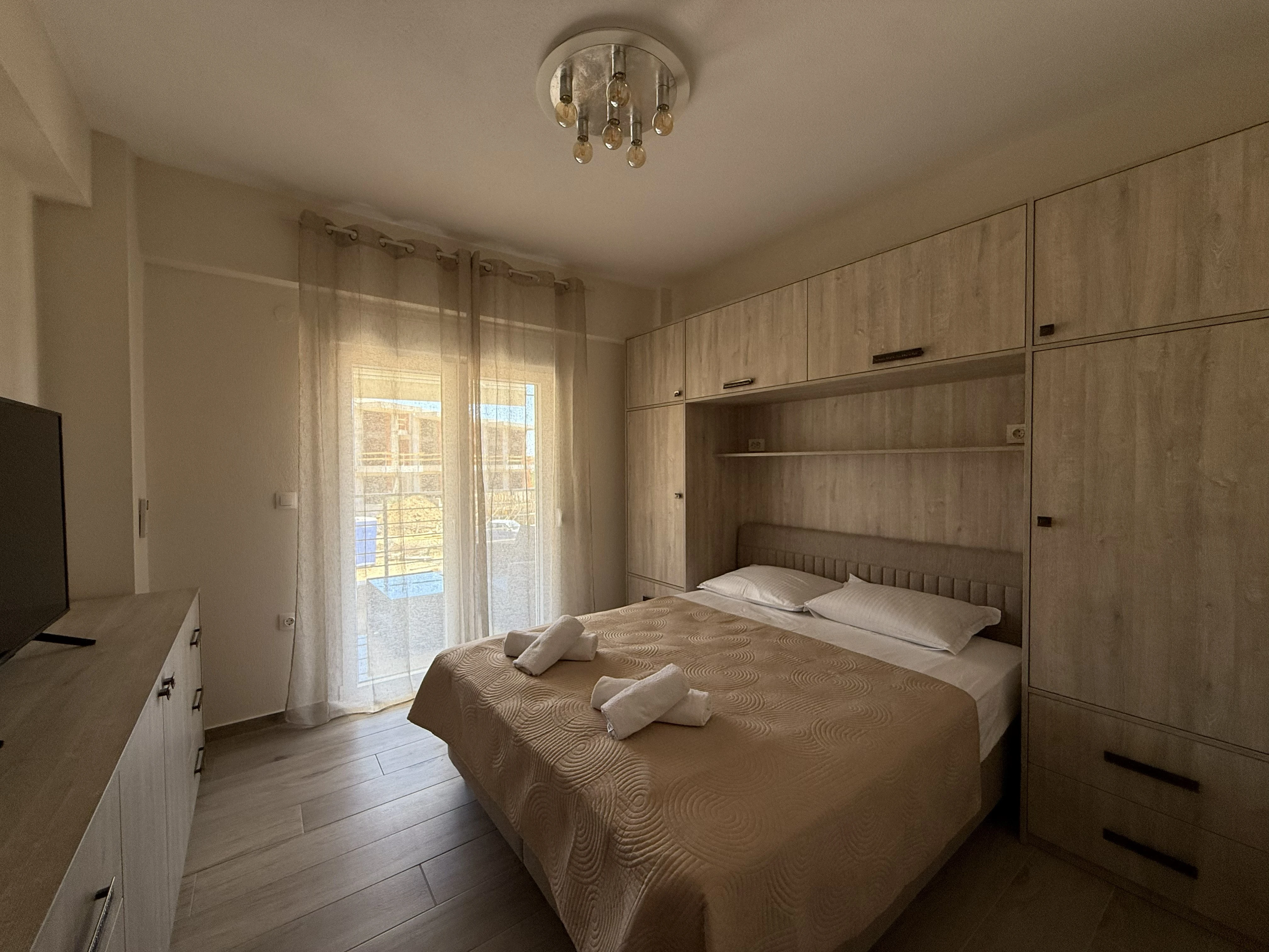 445-bathroom-main1-1781540681459.jpg