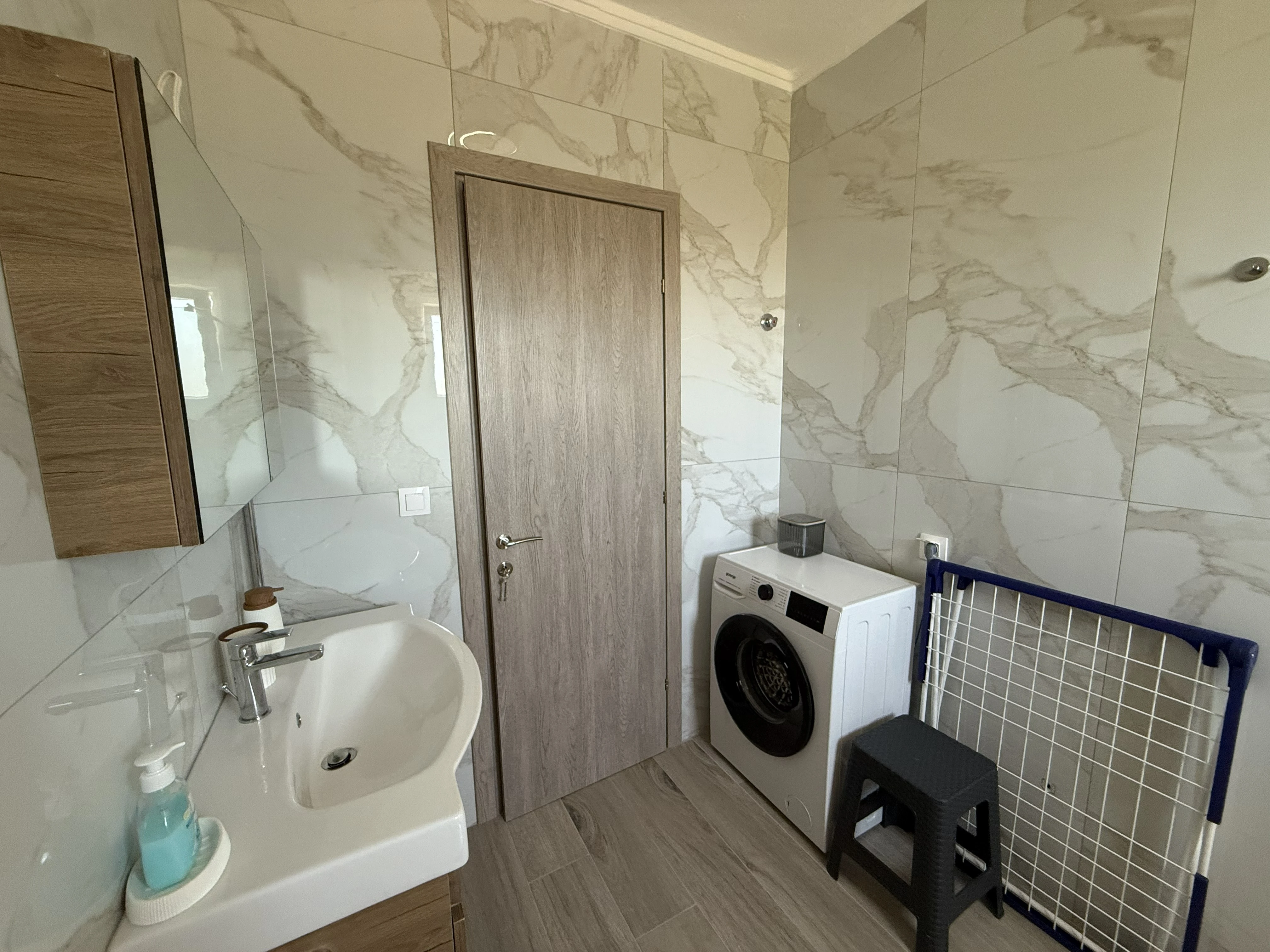 445-bathroom1-17815406807314.jpg