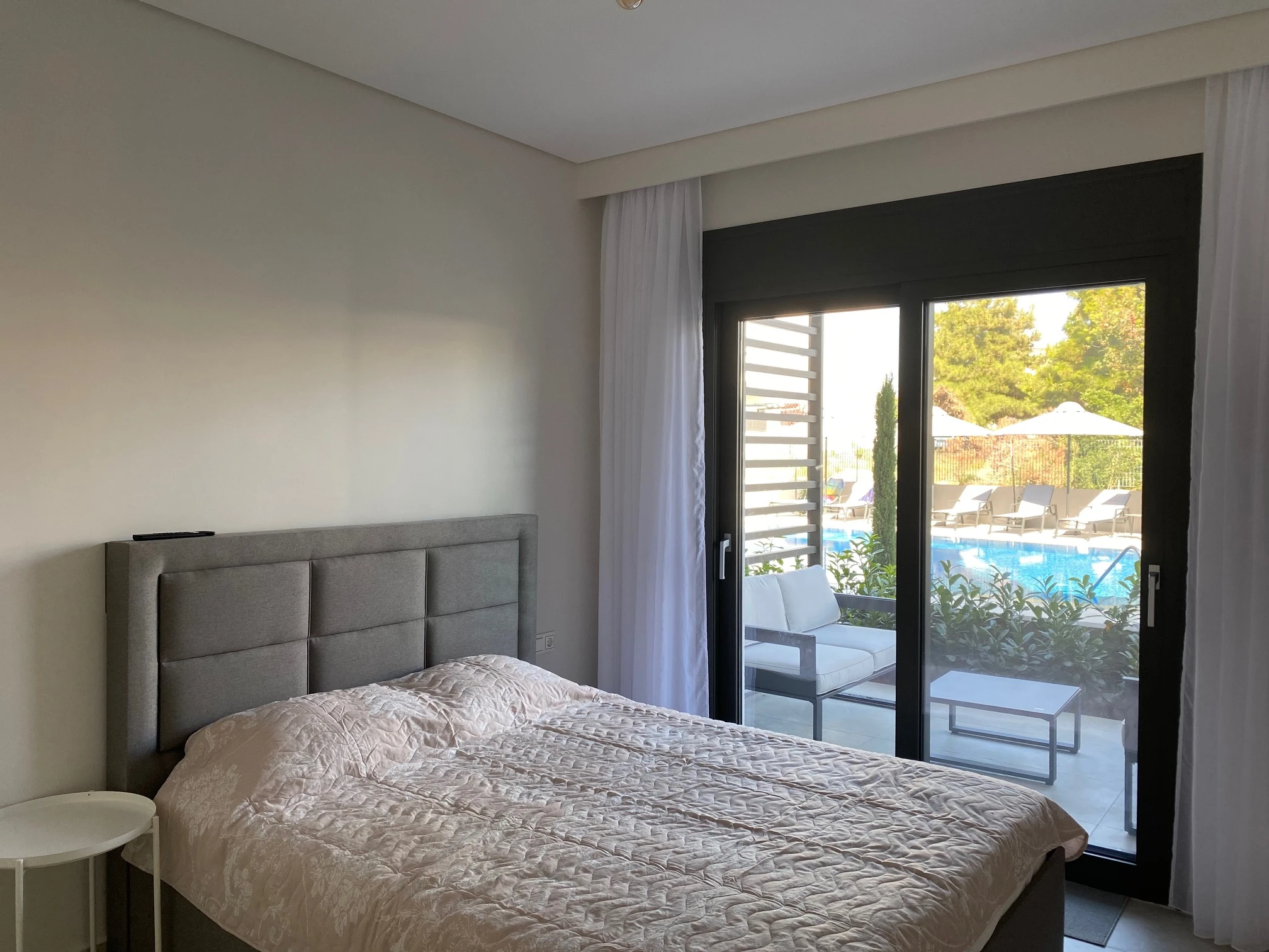 928-bedroom67-16901261169328.jpg