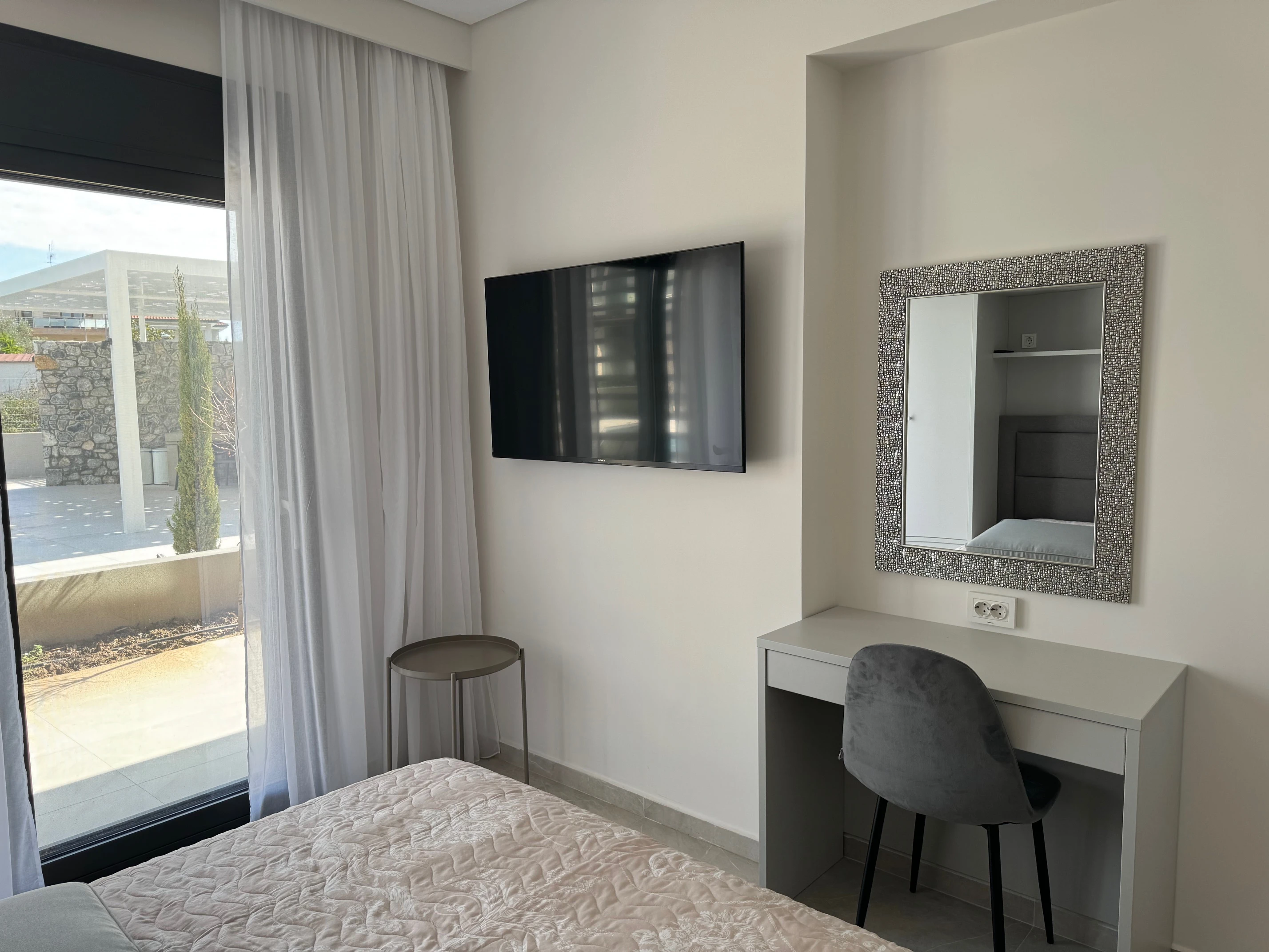 939-bedroom-4-17116445241442.jpg