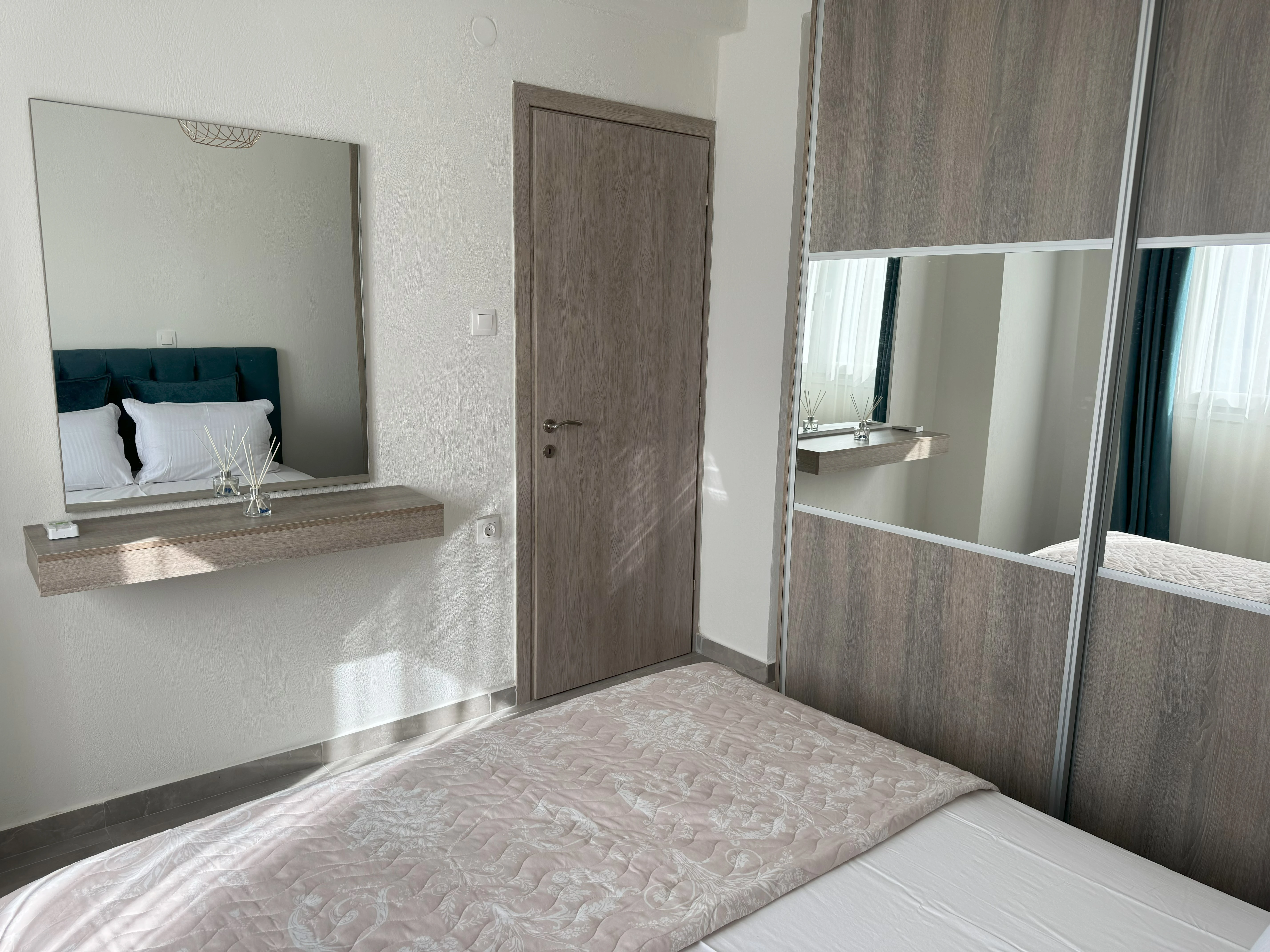 957-1bedroom1-17175836078464.jpg