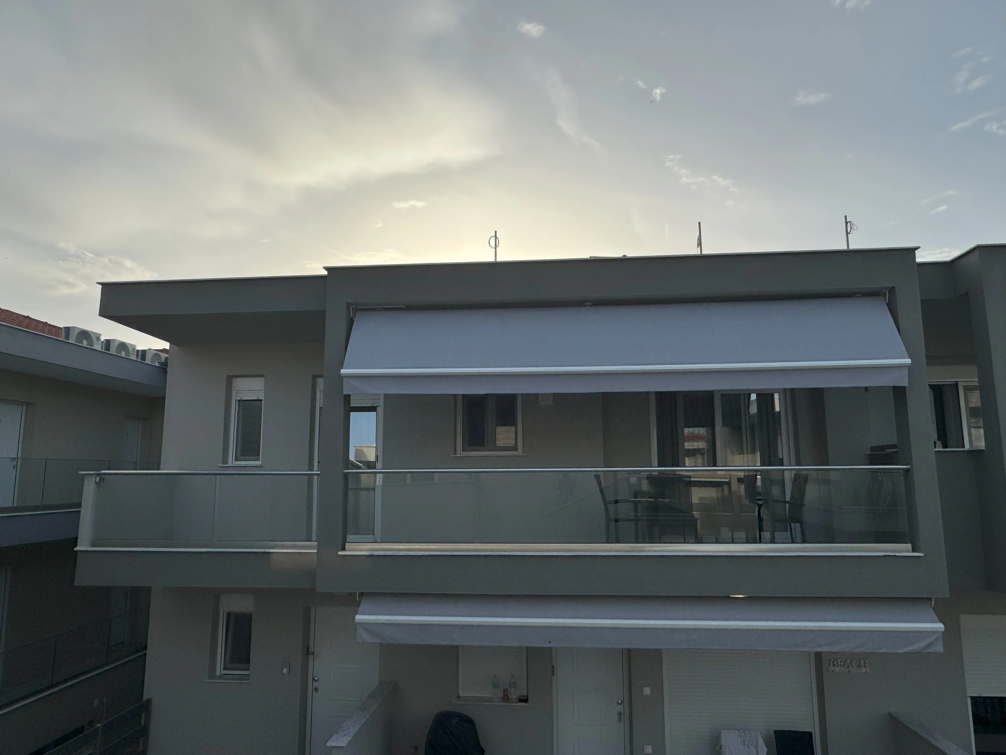 957-balcony1-17175836026125.jpg
