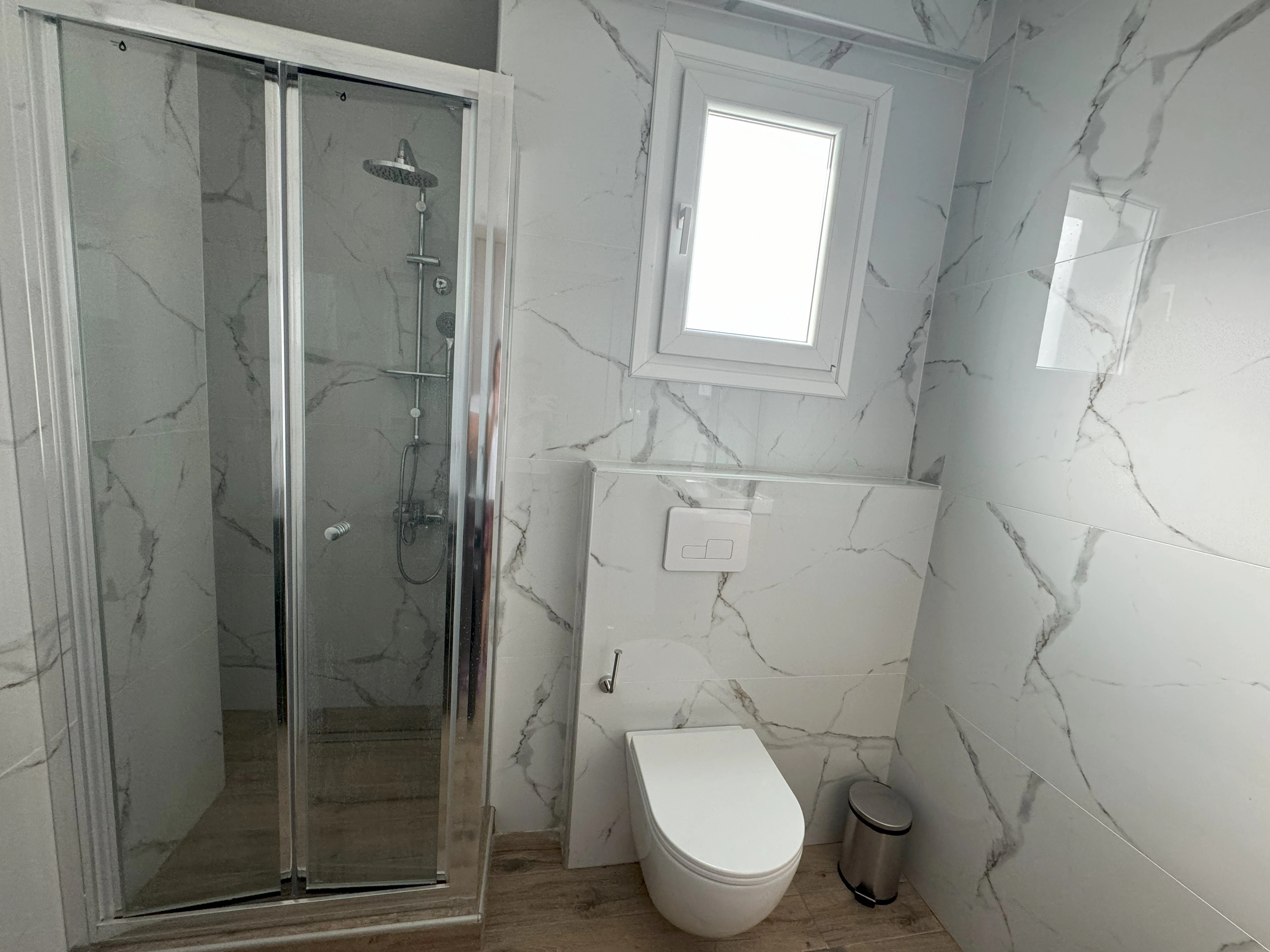 957-bathroom3-17175836044707.jpg