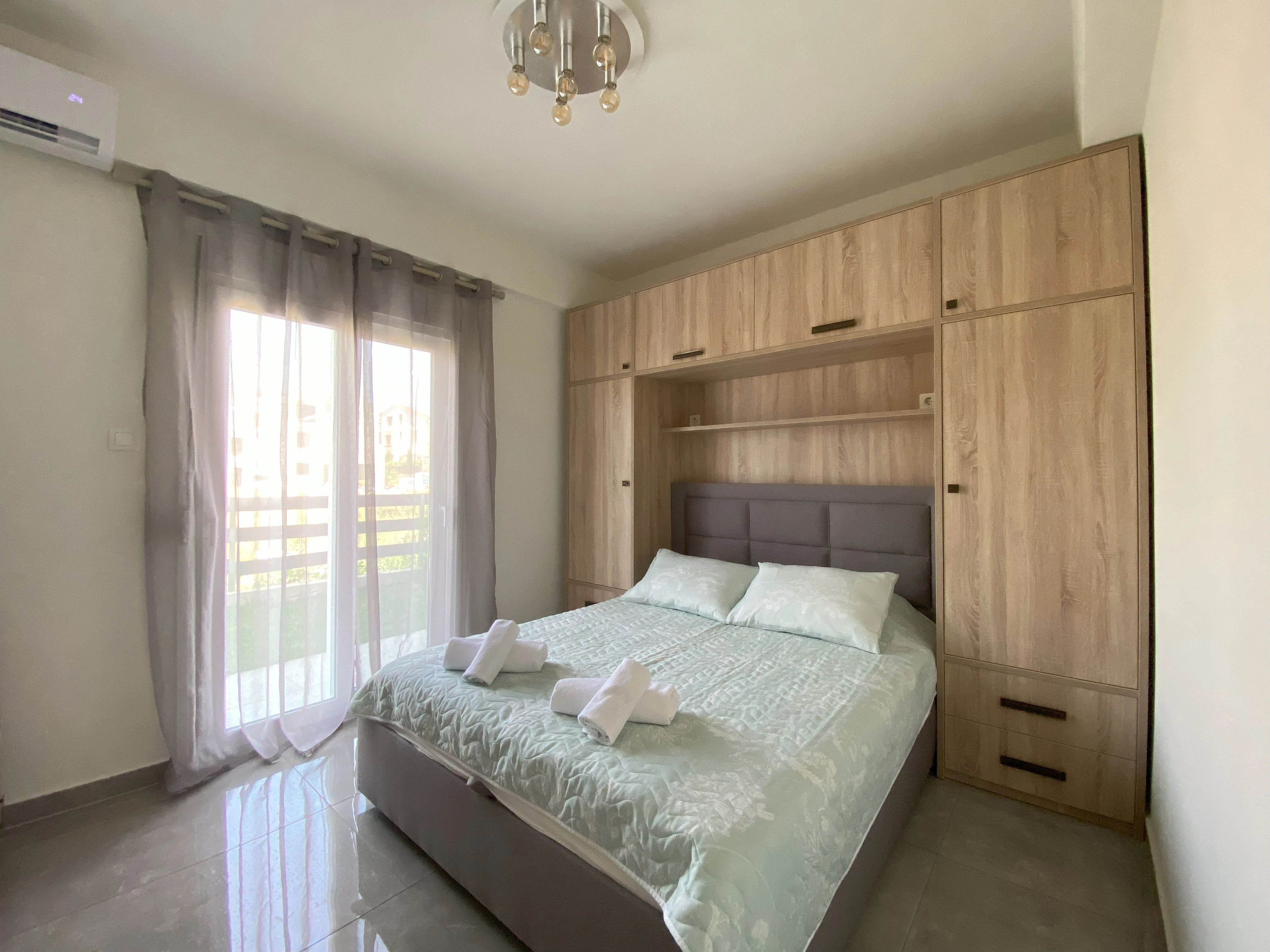 967-2master-bedroom2-17139563712776.jpg