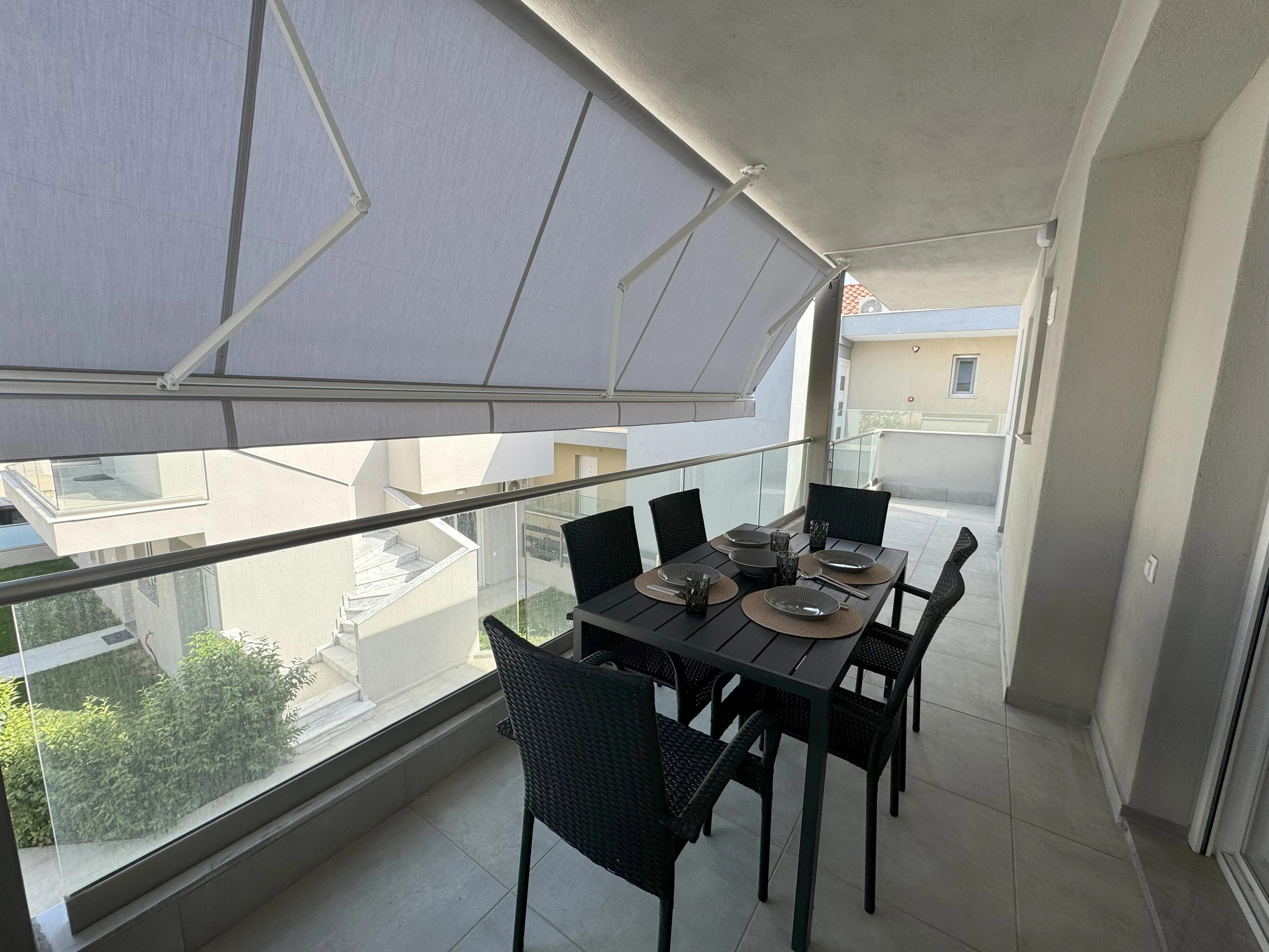 967-balcony2-17176635048275.jpg