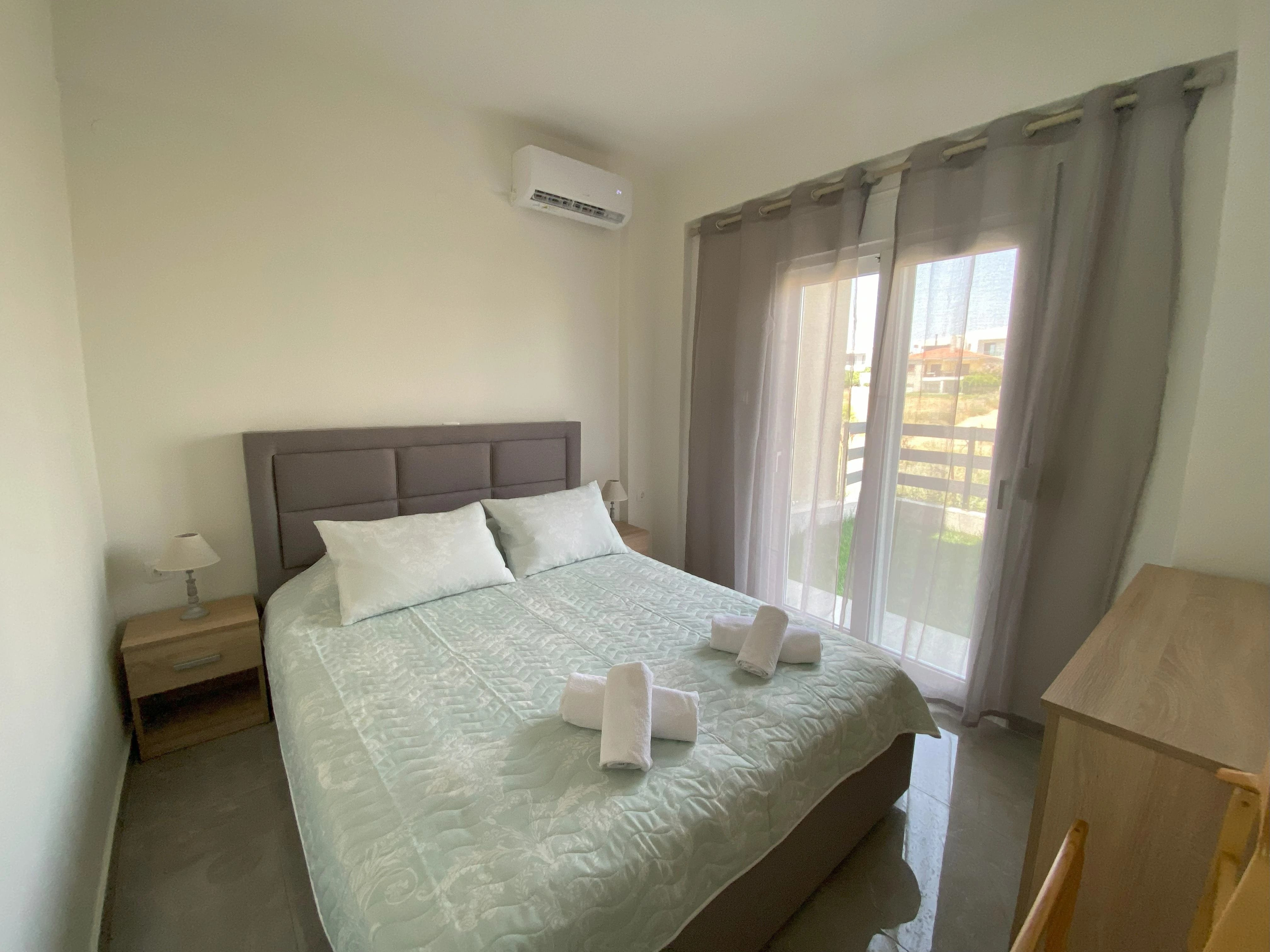 980-3small-bedroom2-17176638292971.jpg