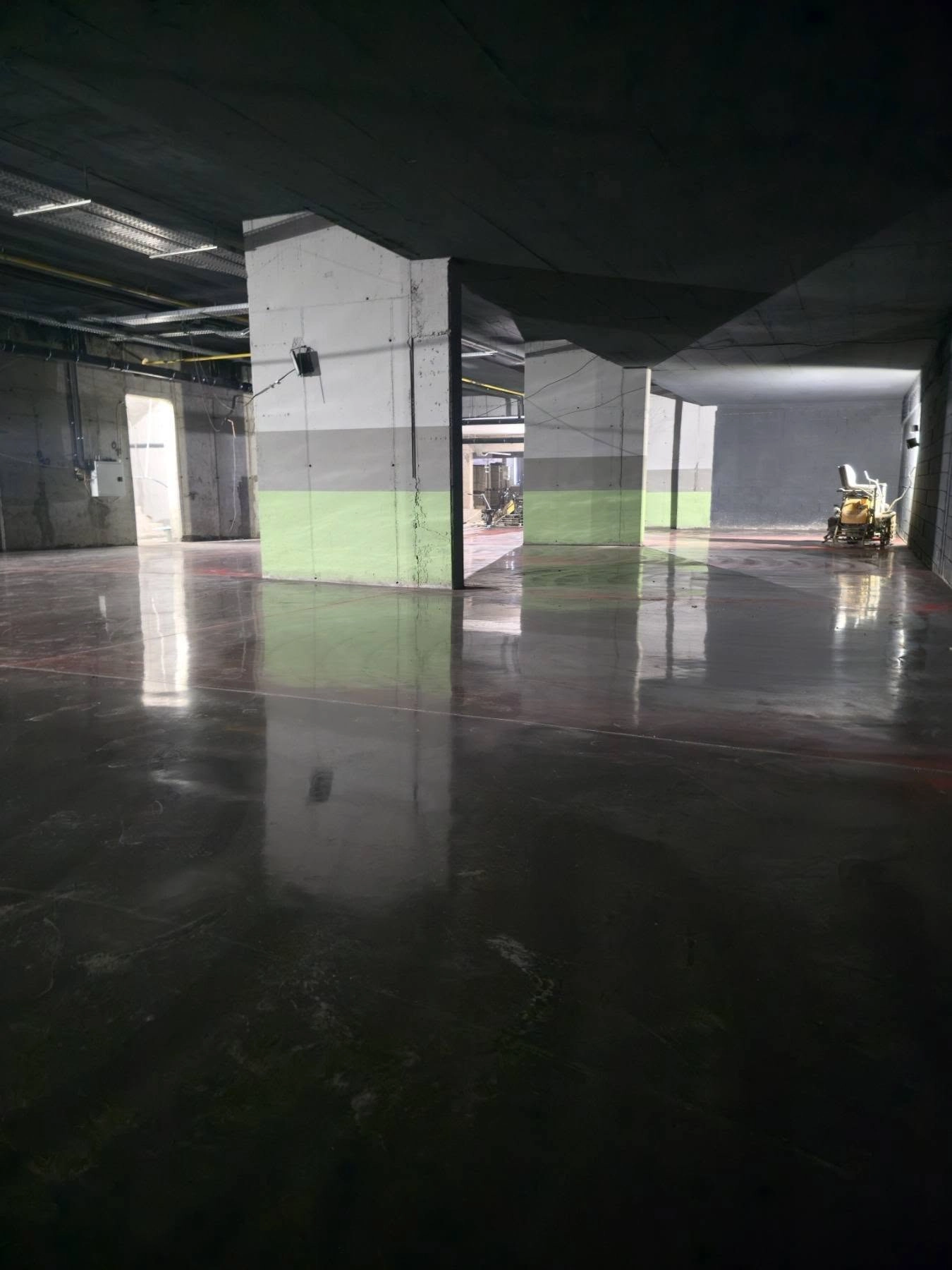 🏭 Индустриални бетонни подове за халета | Николов Бетон