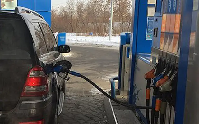 Защо да налеете 10 литра в резервоара е по-добре, отколкото да го напълните догореПо-полезно е да посещавате бензиностанциите по-често, особено ако сте с бензинова кола