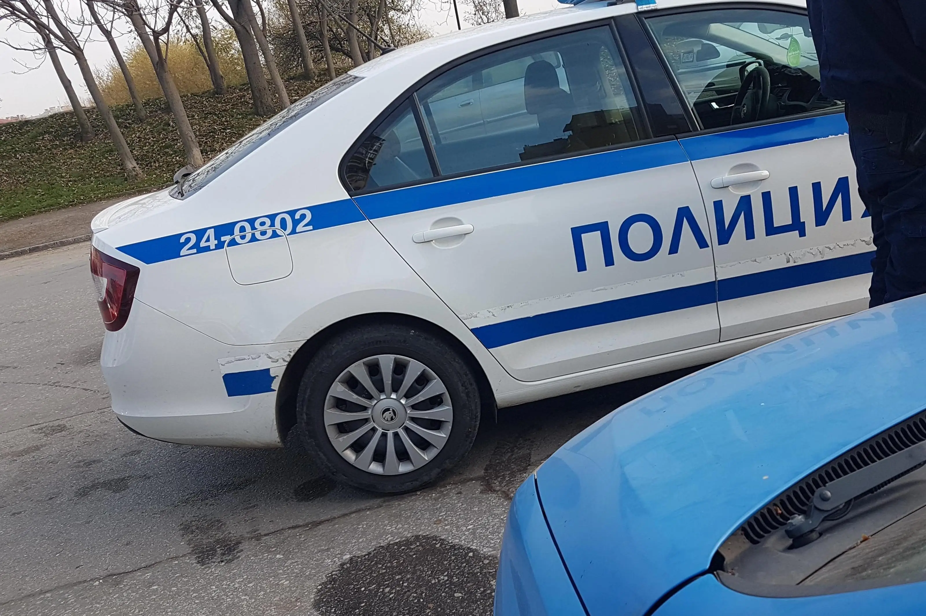 Банда задигна луксозна кола от двор на къща в София за седем минути