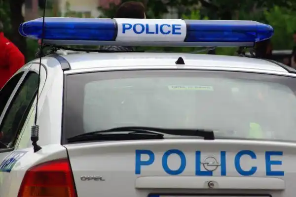 Полицията задържа пиян шофьор на автобус в Софийско, докато изпълнява редовен курс