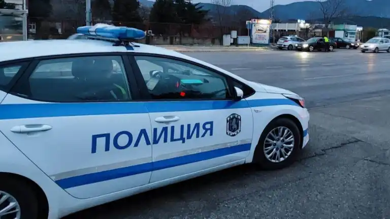 Таксиджия блъсна момче в София