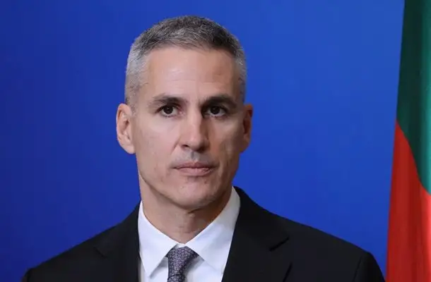 Кабинетът ще дава по 20 евро на месец на бедни с кола