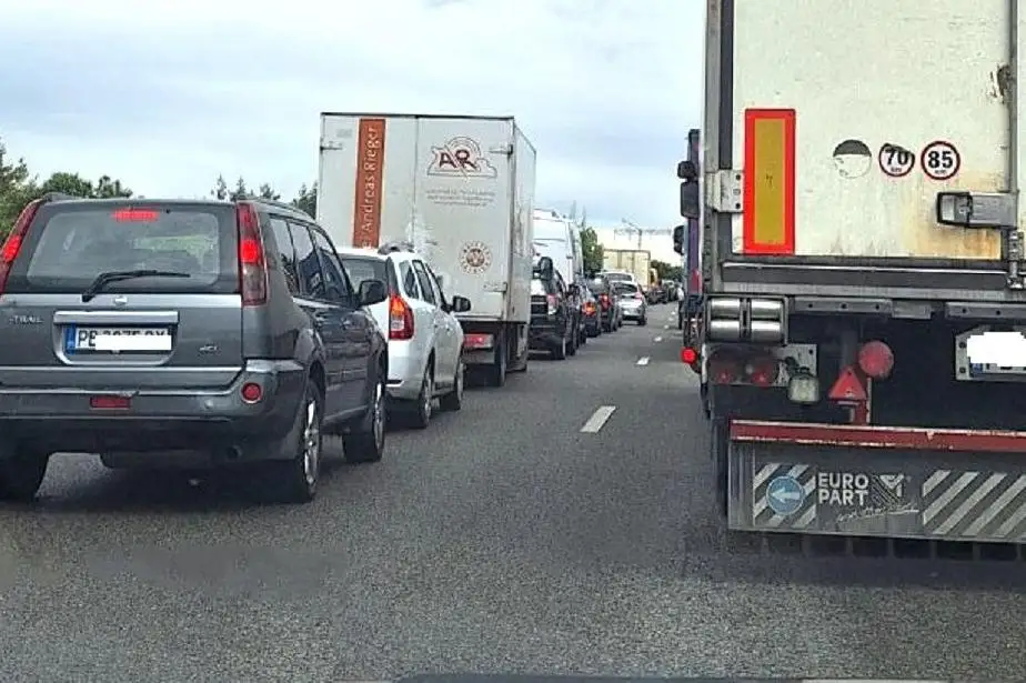 Очаква се засилен трафик към София, спират камионите над 12 тона