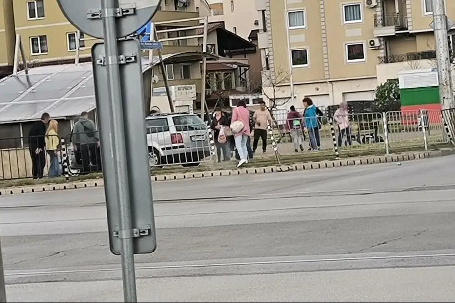 Шофьор почина, заби се в метростанция "Бели Дунав"