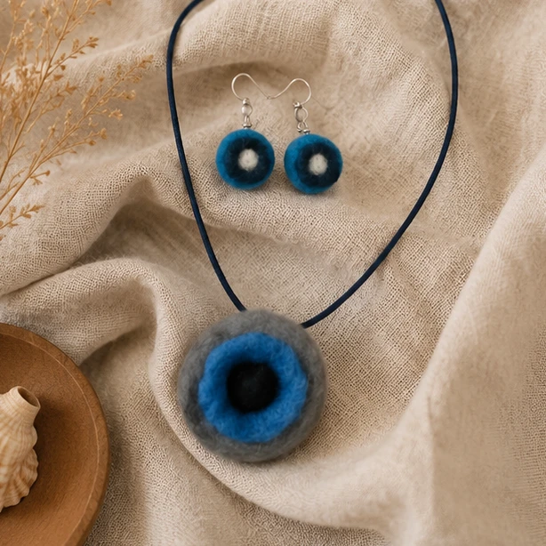317-needle-felted-jewelry-by-attempt-at-concept-17859111250134.png