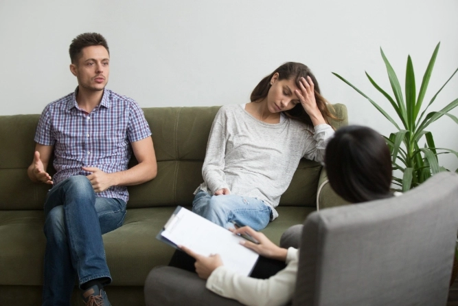 493-couple-receiving-psychological-help-from-expert-17544920847643.jpg