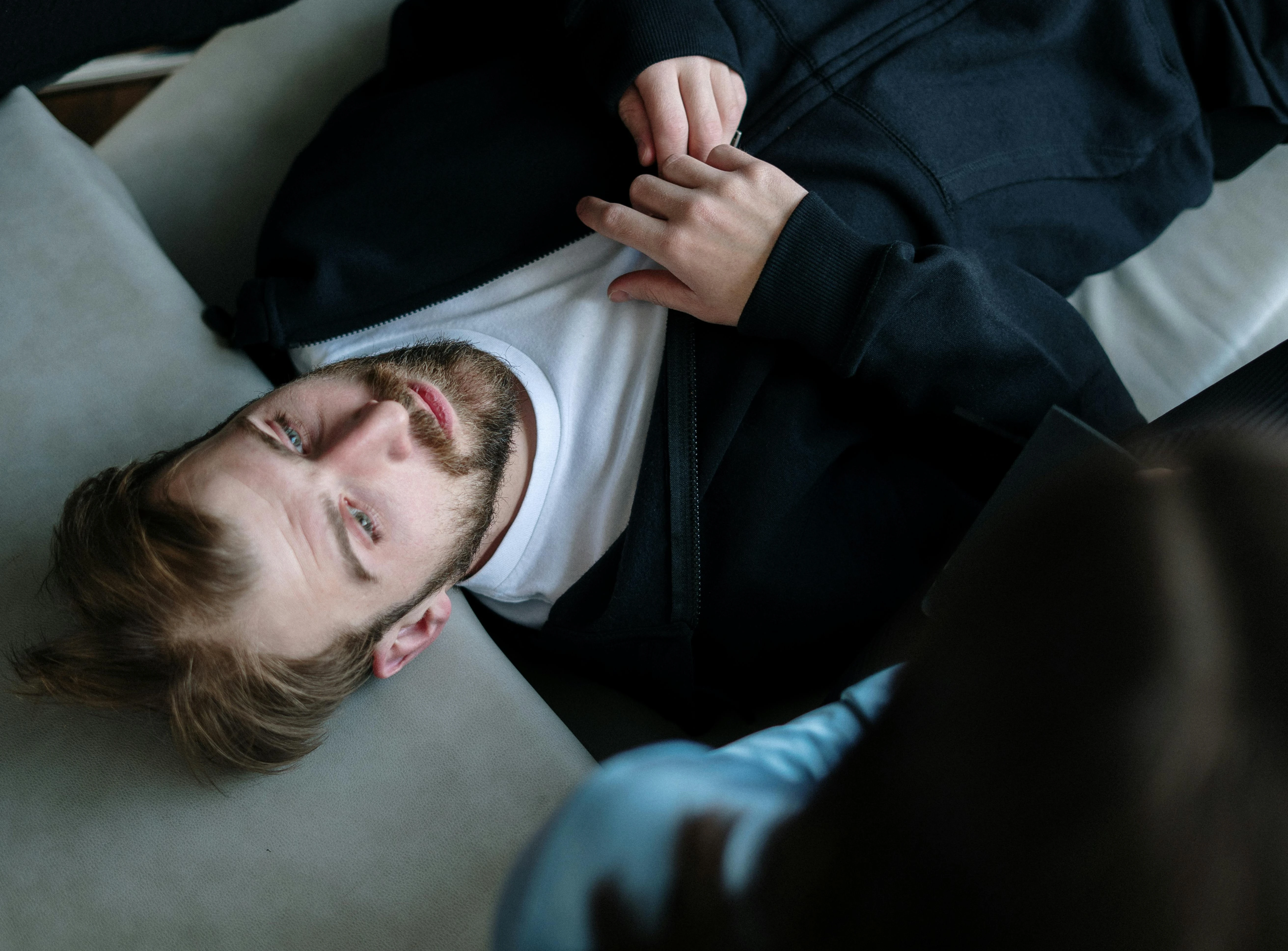 3708852463873207-pexels-cottonbro-4101177-17241576874027.jpg