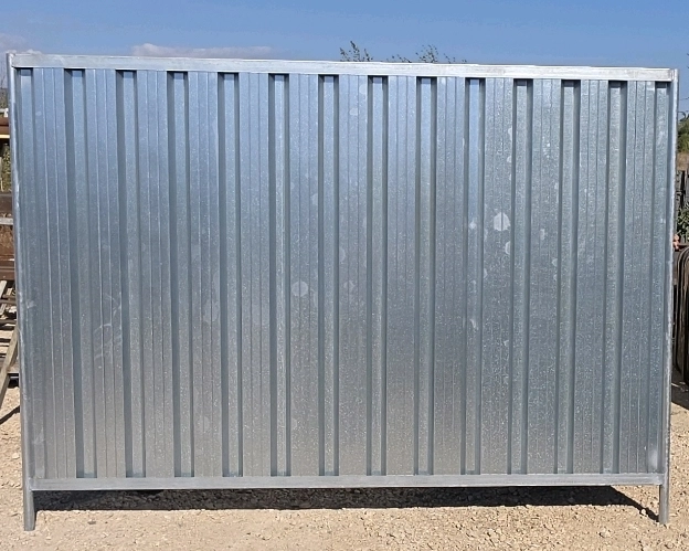 Плътни строителни огради от ламарина – продажба и наем във Варна и цяла България RSV РЕМОНТ СТРОЙ ВАРНА – доказан лидер при строителните огради