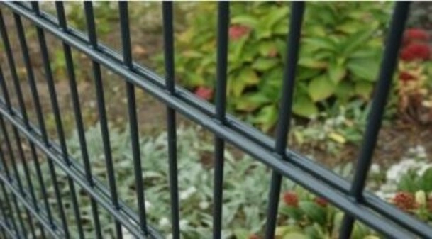 Заборные панели антрацит и зеленые