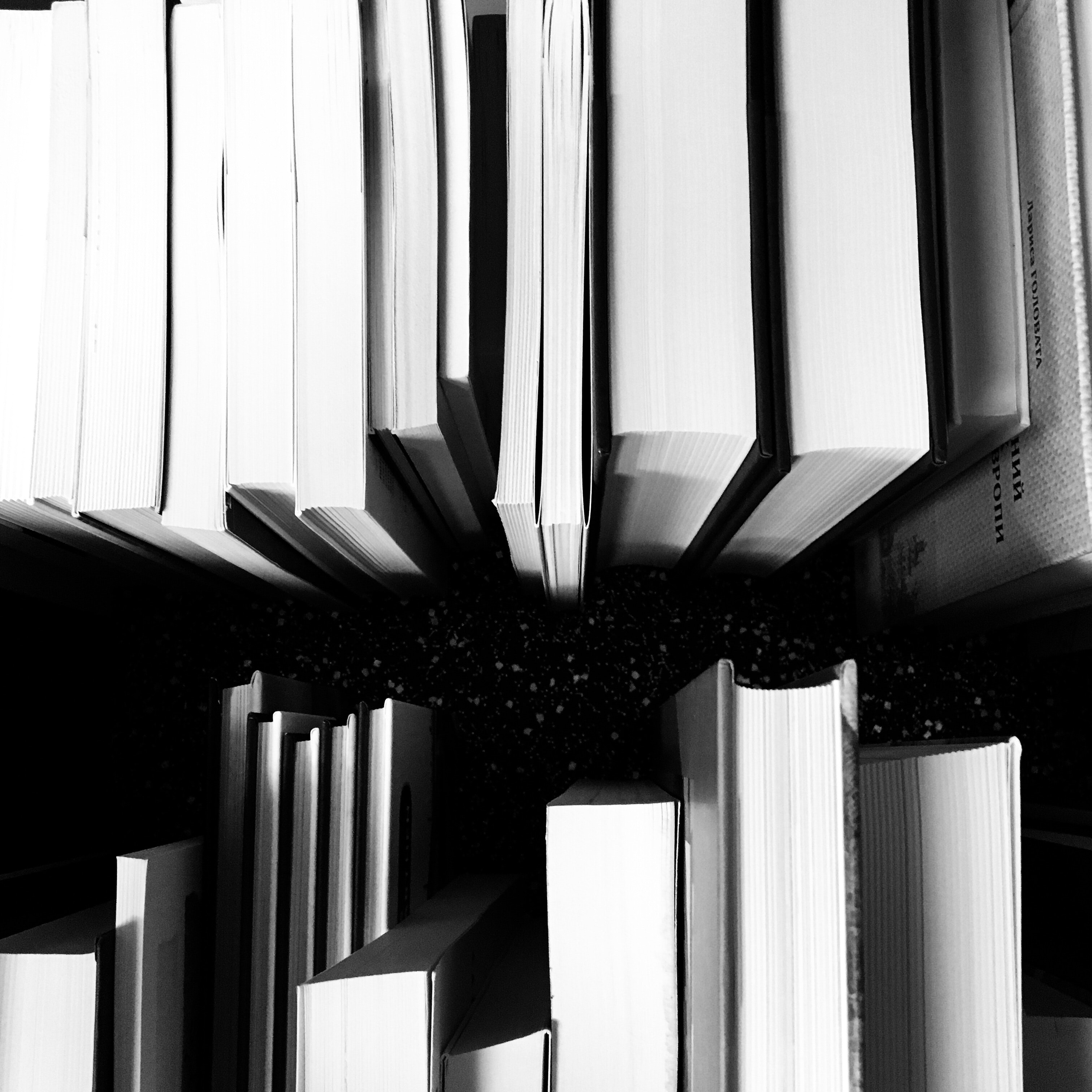 r151-abstract-art-black-and-white-books-207732.jpg