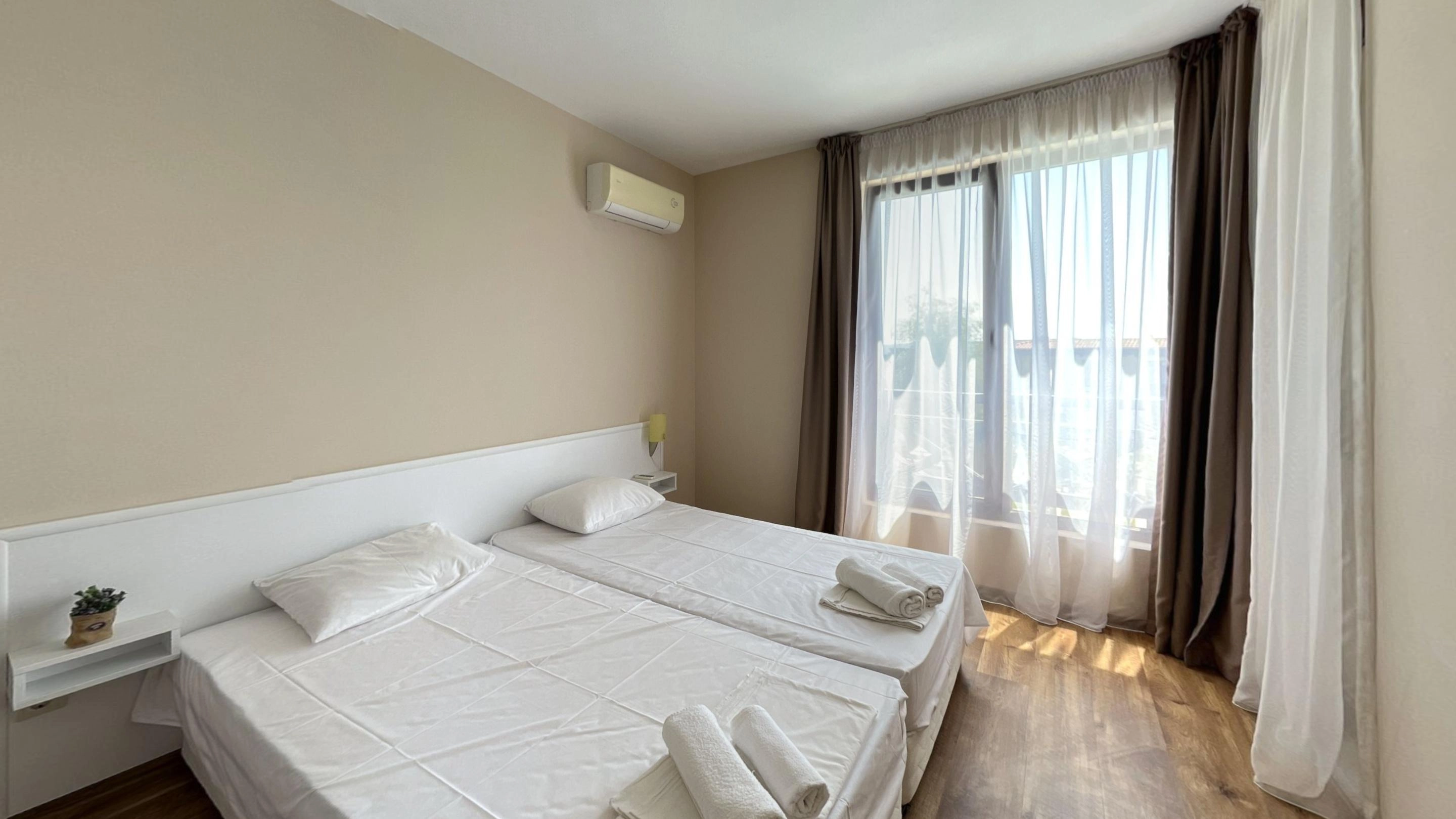684--6-bedroom-1-17568872728776.jpg
