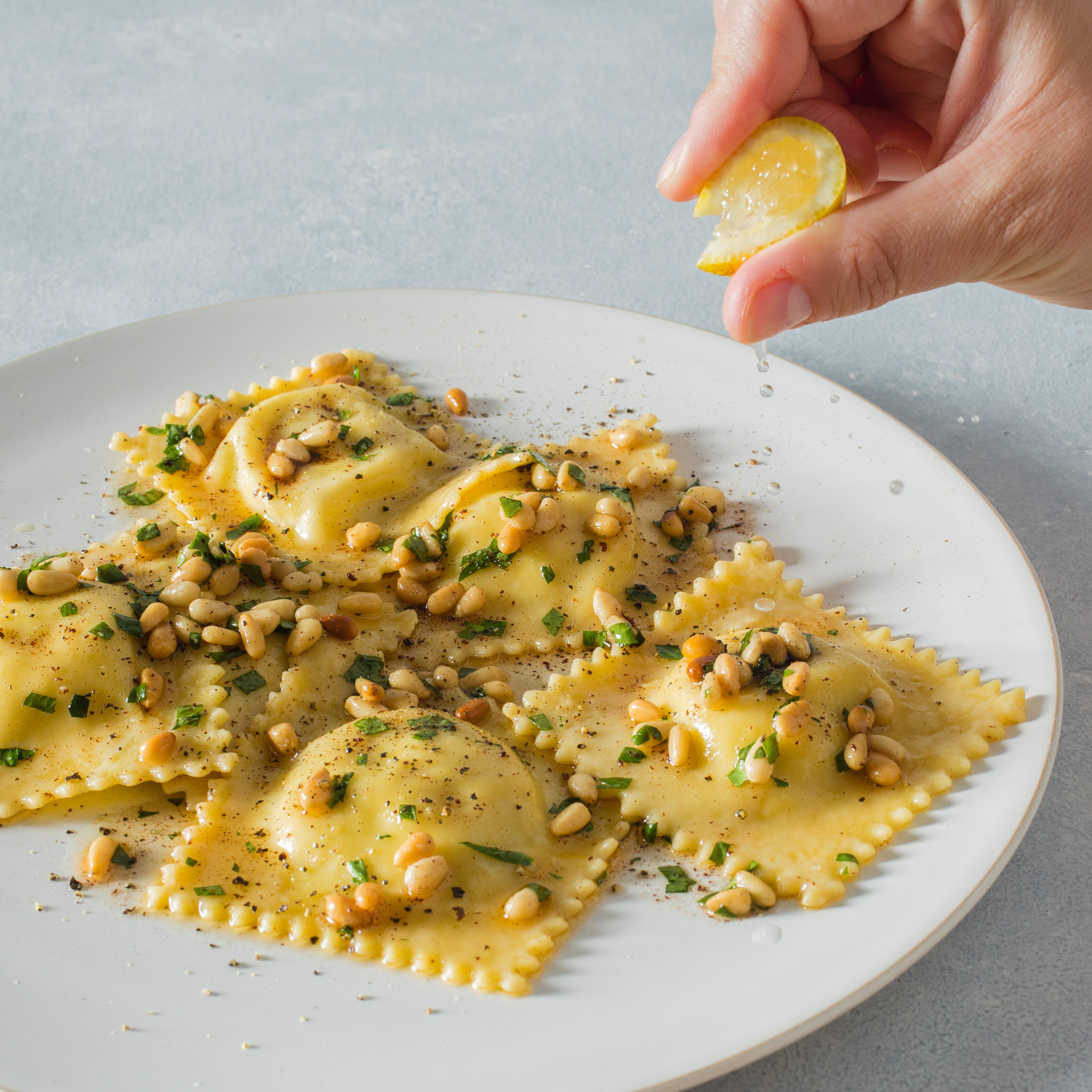 ИТАЛИАНСКА КУХНЯ 351-ravioli.jpg