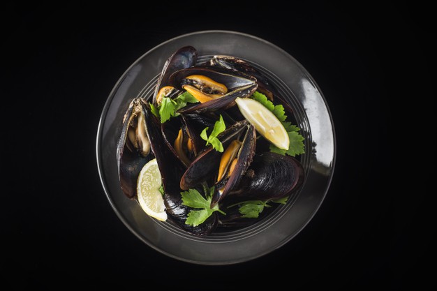 88-mussels-wine-with-parsley-lemon-seafood1205-8972.jpg