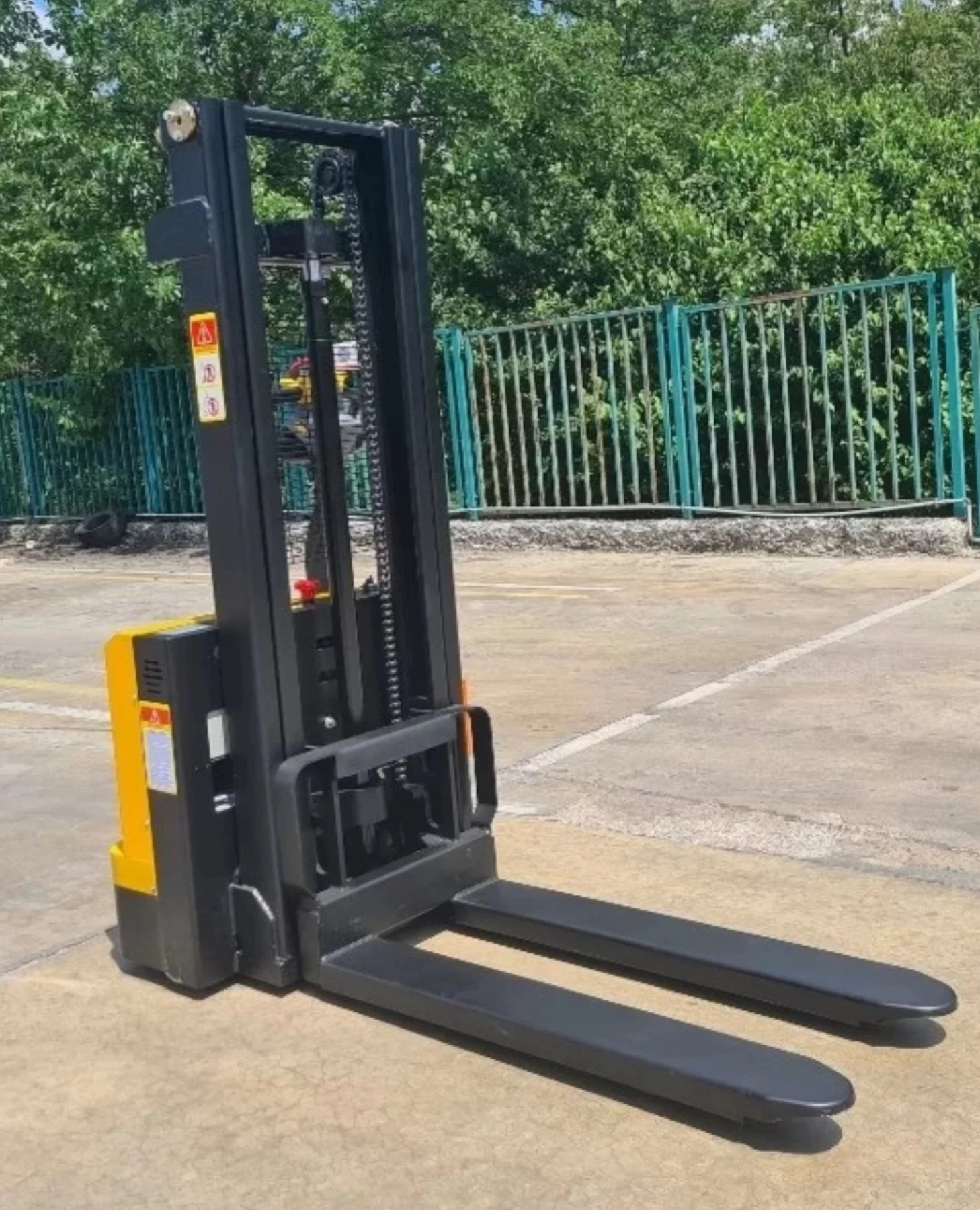 СТАКЕР 1 ТОН НОВ SHMID